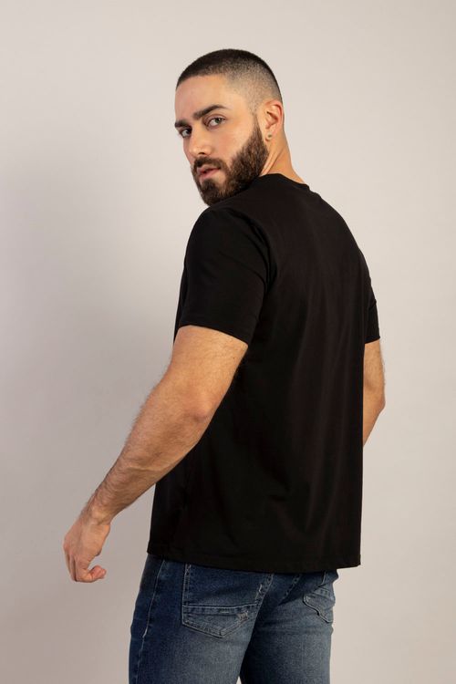 Camiseta Masculina Cuello V Essential en Lycra Fría