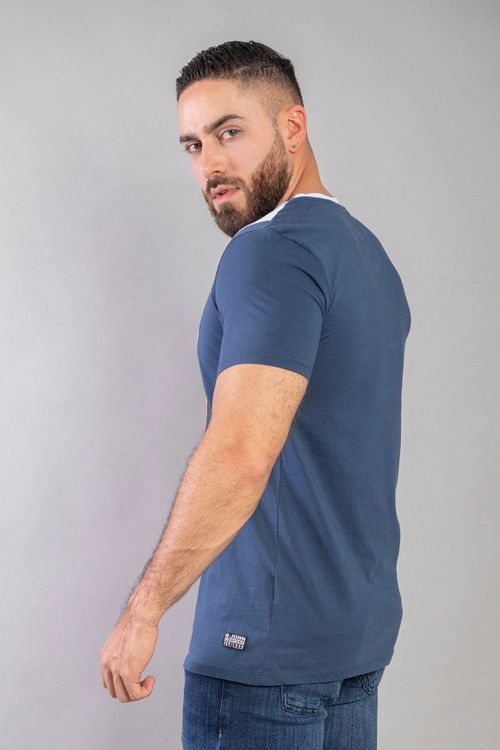 Camiseta cuello V
