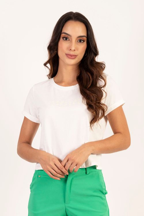 Camiseta Femenina Cuello Redondo Silueta Cajón Essential en Lycra Fría