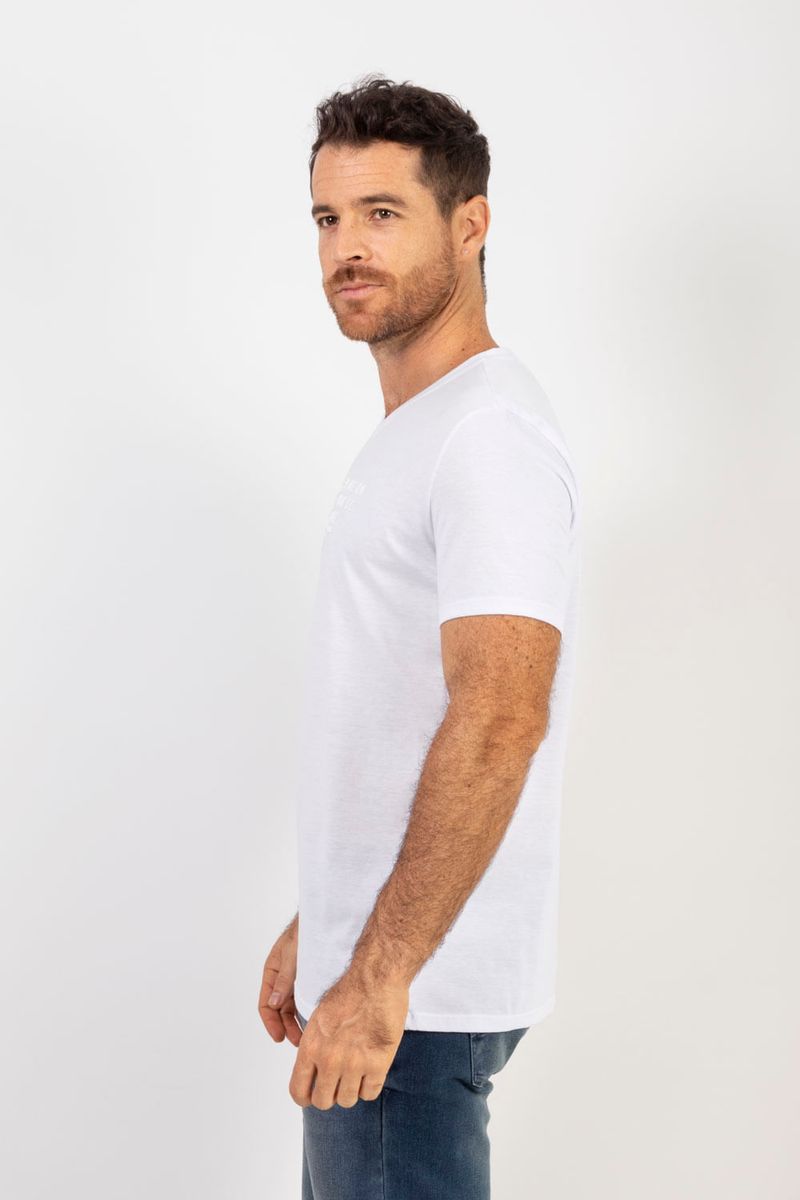 Camiseta-cuello-V