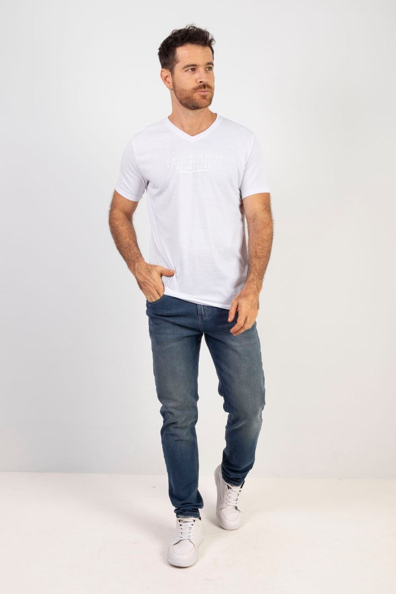 Camiseta-cuello-V