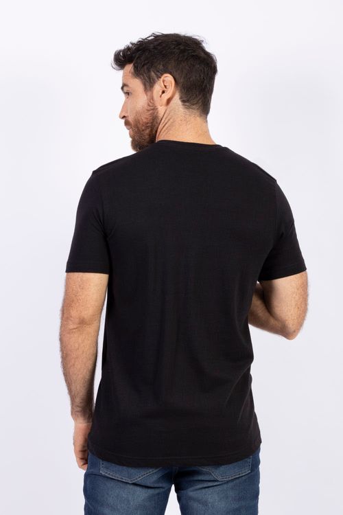 Camiseta Masculina Cuello V Essential en Algodón