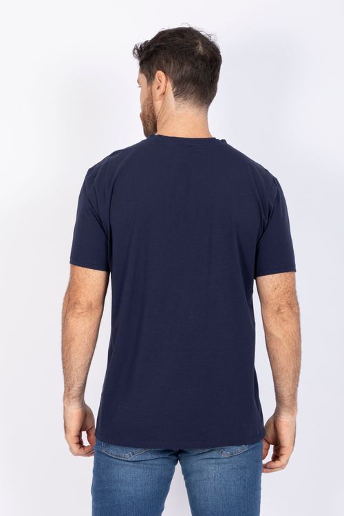 Camiseta Masculina Cuello V Essential en Lycra Fría