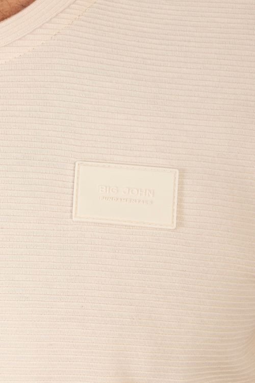 Camiseta Cuello Redondo con Aplique Superior en el Izquierdo