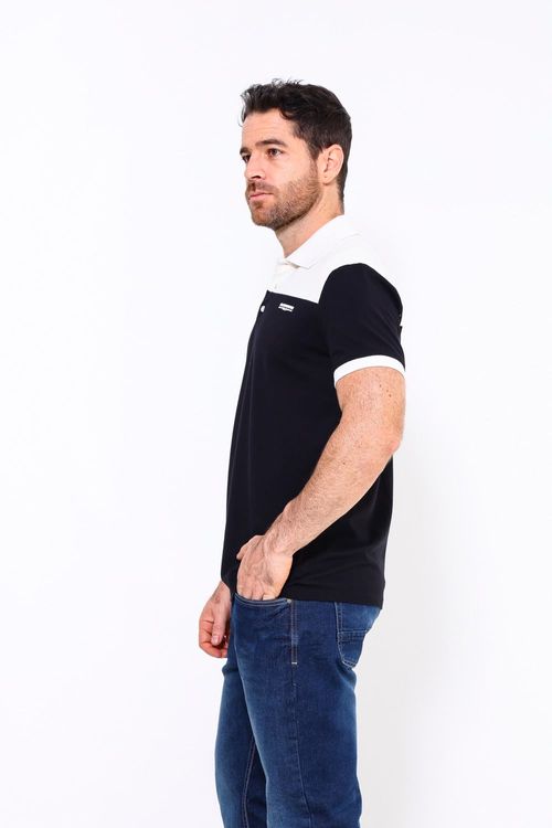 Polo Deportivo Moderno